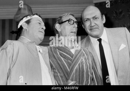 'Run for your Wife' cast at The Criterion Theatre Terry Scott, Eric Sykes; Bernard Bresslaw Stock Photo