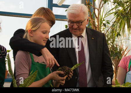 Wolmirstedt, Germany - February 14,2018: President Frank-Walter Steinmeier and his wife talk to Jennifer, 11 years old, at the Wolmirstedt all-day school, during their biology lessons. Credit: Mattis Kaminer/Alamy Live News Stock Photo