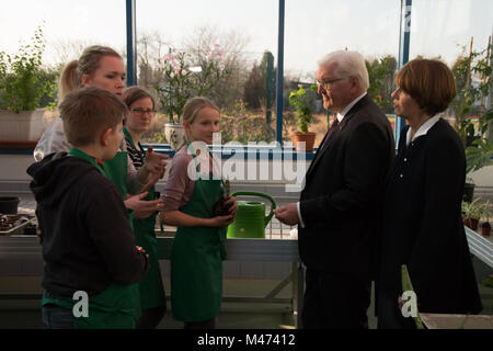 Wolmirstedt, Germany - February 14,2018: Federal President Frank-Walter Steinmeier in conversation with pupils of the all-day school 'Johannes Gutenberg' in the small town of Wolmirstedt, Saxony-Anhalt. The school is the winner of the 'strongest school' competition in Germany. Credit: Mattis Kaminer/Alamy Live News Stock Photo