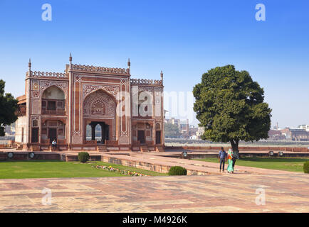 Gate to Itmad-Ud-Daulah's Tomb (Baby Taj)(17th century) at Agra Stock Photo