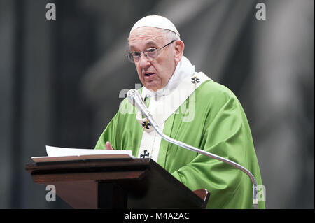 Pope Francis leads a special mass to mark International Migrants Day in Saint Peter's Basilica at the Vatican.  Featuring: Pope Francis Where: Vatican City, Vatican, Holy See When: 14 Jan 2018 Credit: IPA/WENN.com  **Only available for publication in UK, USA, Germany, Austria** Stock Photo