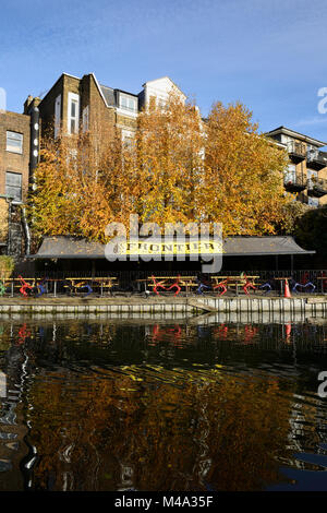 The Union Tavern, Grand Union Canal, West London, United Kingdom Stock Photo