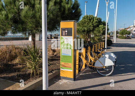Motionhub cycle hire southend on sea seafront. Bicycle rental. Stock Photo