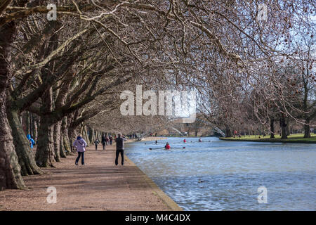 Bedford, Bedfordshire, UK. 15th February 2018. A cold bright start to the day for walkers and rowers along The River Great Ouse, Credit: Keith J Smith./Alamy Live News Stock Photo