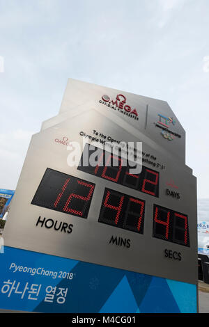 Olympic Countdown Clock, FEBRUARY 10, 2018 : The Olympic countdown clock is seen at Seoul Plaza during the PyeongChang 2018 Olympic Winter Games in Seoul, South Korea. Credit: AFLO/Alamy Live News Stock Photo
