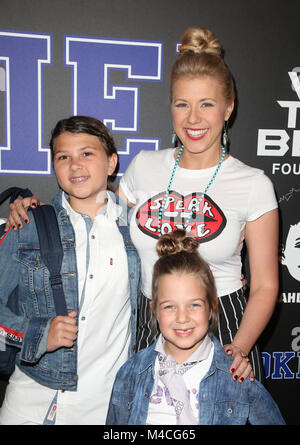 Jodie Sweetin, Zoie Laurel Herpin, Beatrix Sweetin-Coyle attending the Nextflix 'The Fuller