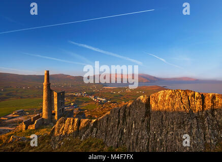 Copper Mine Head Buildings above Allihies, Beara Peninsula, County Cork, Ireland Stock Photo