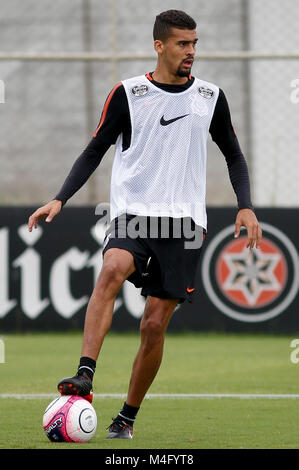 SÃO PAULO, SP - 16.02.2018: TREINO DO CORINTHIANS - Léo Santos during the training of Corinthians held at CT Dr. Joaquim Grava, East Zone of São Paulo. The team prepares for the confrontation against the Red Bull Brasil team, valid for the 8th round of Paulistão 2018. (Photo: Marco Galvão/Fotoarena) Stock Photo