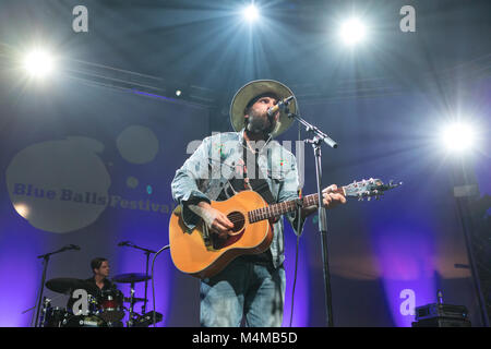 Simon Ward, lead singer of the Strumbellas performs at the 2017 Beale ...