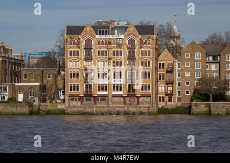 In the 19th century Oliver's Wharf handled general cargo, in particular tea.  It was converted into expensive residential apartments in 1972 Stock Photo