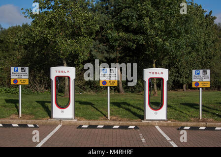Electric vehicle charging points, Warwick services, M40, Warwickshire, UK Stock Photo