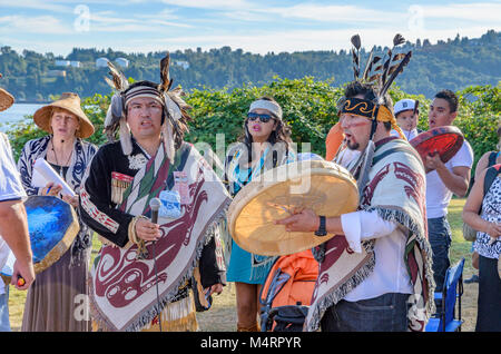 Hereditary Chief Ian Campbell of the  Squamish Nation with others at the 'Many People, One Canoe' gathering at Whey-Ah-Whichen (Cates Park) Sept 1, 20 Stock Photo