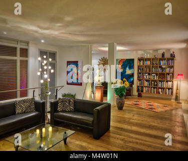 DE - BAVARIA: Contemporary Living Room