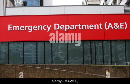 General view of A&E department, ambulances and St Thomas Hospital in central London.  Pressures on busy A&E units have begun to ease in England, but hospitals still remain over-crowded, NHS figures show. Latest weekly data up to last Sunday 14 January 2018, showed the number of times ambulances have been delayed waiting outside A&E fell by nearly a quarter to 12,500.  Featuring: Atmosphere Where: London, United Kingdom When: 18 Jan 2018 Credit: WENN.com Stock Photo