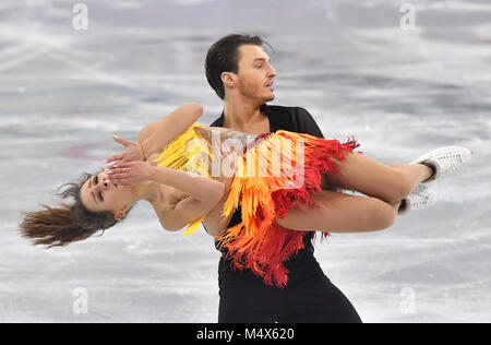 19 February 2018, South Korea, Gangneung: Olympics, Figure Skating, Ice Dance Short Dance, Gangneung Ice Arena: Kavita Lorenz and Joti Polizoakis from Germany in action. Photo: Peter Kneffel/dpa/Alamy Live News Stock Photo