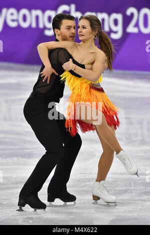 19 February 2018, South Korea, Gangneung: Olympics, Figure Skating, Ice Dance Short Dance, Gangneung Ice Arena: Kavita Lorenz and Joti Polizoakis from Germany in action. Photo: Peter Kneffel/dpa/Alamy Live News Stock Photo