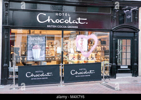 One of a set of (28) images on this shoot of high street popular brands shop fronts and business premises. Hotel Chocolat retail outlet. Stock Photo