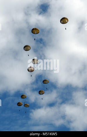 Droppping of 2nd RPIMa parachutists by CASA CN235-300 | SamWest Jump Zone Stock Photo
