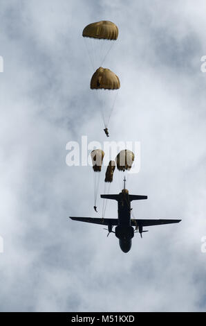 Droppping of 2nd RPIMa parachutists by CASA CN235-300 | SamWest Jump Zone Stock Photo