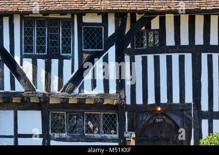 The historic Pilgrim's Rest medieval hall house frontage at Battle, East Sussex, UK Stock Photo