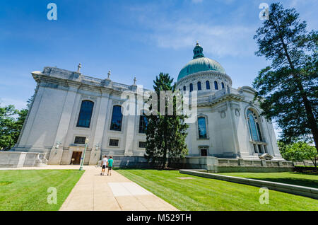 The United States Naval Academy Chapel in Annapolis, Maryland, is one of two houses of worship on the grounds of the Navy's service academy. Stock Photo