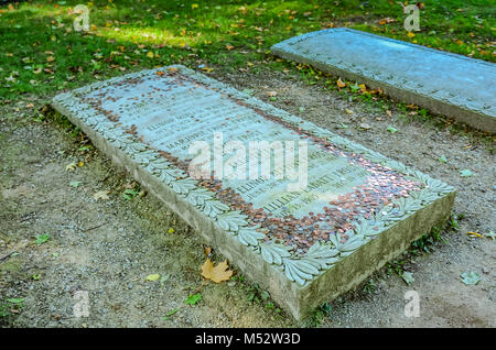 American Poet Laureate Robert Frost's remains are buried in the cemetery next to Old First Church in Bennington, Vermont. Stock Photo