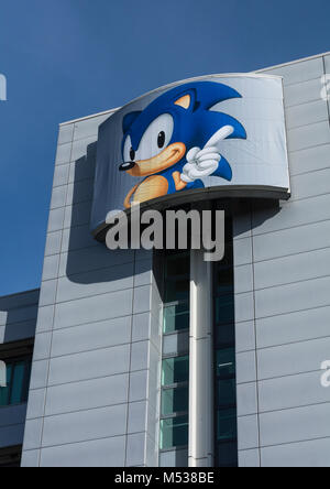 Sonic the Hedgehog on SEGA Europe HQ, 27 Great West Road, Brentford, Middlesex, UK Stock Photo