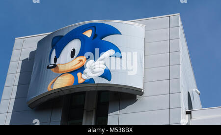 Sonic the Hedgehog on SEGA Europe HQ, 27 Great West Road, Brentford, Middlesex, UK Stock Photo