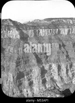 BLACK AND WHITE GLASS LANTERN SLIDE.  LABEL READING ' THE CANYON WALL AT BRIGHT ANGEL PT F.E.M.' CIRCA 1902. WITH A GROUP OF SLIDES FROM THE MATTHES SURVEY EXPEDITION IN THE GRAND CANYON - CIRCA 1902   Grand Canyon Matthes Survey of . Stock Photo