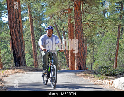 Bike Your Park Day (September 24, 2016) Dedication, Ribbon Cutting and inaugural ride of newly paved Tusayan to Grand Canyon Visitor Center Greenway Trail. Inaugural ride Tusayan Greenway Trail. Stock Photo