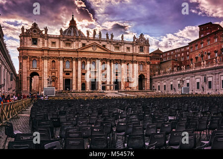 VATICAN CITY, VATICAN - MAY 17, 2017: Beautiful view of the Papal Basilica of Saint Peter in the Vatican. Stock Photo