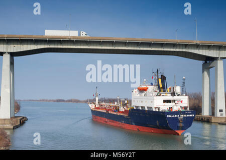 Thalassa Desgagnes Lake Freighter passing through the Welland Canal Stock Photo