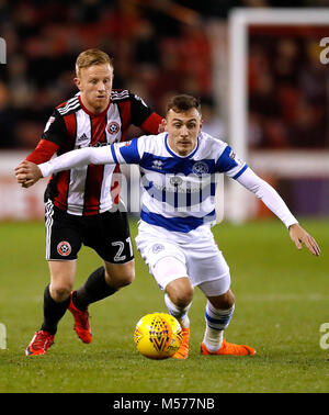 Sheffield United's Mark Duffy battles for the ball with Queens Park Rangers' Josh Scowen (right) during the Sky Bet Championship match at Bramall Lane, Sheffield. Stock Photo