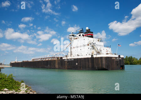 The John J. Boland self-unloading bulk carrier passing through the Welland Canal Stock Photo