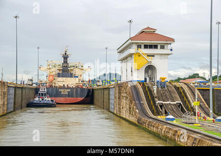 Panama City, Panama - 4 November, 2017: Bulk Carrier KINGFISHER currently sailing under the flag of Marshall Islands in the Miraflores Locks, one elec Stock Photo