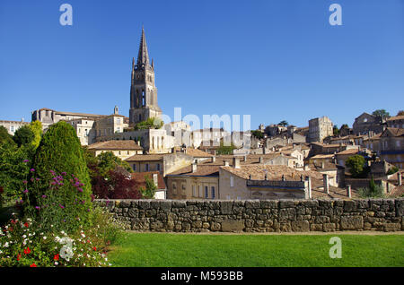 bordeaux wineyard, st emilion village, saint emilion is one of the principal red wine areas of Bordeaux. Stock Photo