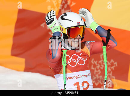 Pyeongchang, South Korea. 21st Feb, 2018. Ragnhild Mowinckel of Norway celebrates after crossing the finish line during the ladies' downhill of alpine skiing at the 2018 PyeongChang Winter Olympic Games, at Jeongseon Alpine Centre, in PyeongChang, South Korea, on Feb. 21, 2018. Ragnhild Mowinckel won the silver medal in a time of 1:39.31. Credit: Li Gang/Xinhua/Alamy Live News Stock Photo