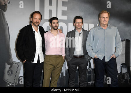 Berlin, Germany. 20th Feb, 2018. Peter Sarsgaard, Tahar Rahim, Dan Futterman and Jeff Daniels during 'The Looming Tower' photocall at the 68th Berlin International Film Festival/Berlinale 2018 on February 20, 2018 in Berlin, Germany. | Verwendung weltweit Credit: dpa picture alliance/Alamy Live News Stock Photo