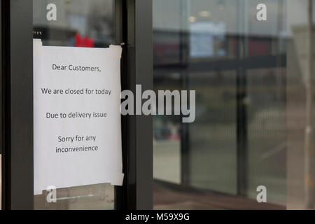 London, UK. 21st Feb, 2018. KFC fast food restaurant is forced to close due do delivery problems across the UK Credit: Ink Drop/Alamy Live News Stock Photo