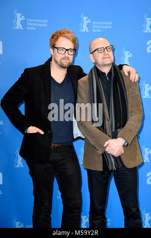 Berlin, Germany. 21st Feb, 2018. Joshua Leonard and Steven Soderbergh during the 'Unsane / Ausgeliefert' photocall at the 68th Berlin International Film Festival / Berlinale 2018 on February 21, 2018 in Berlin, Germany. Credit: Geisler-Fotopress/Alamy Live News Stock Photo