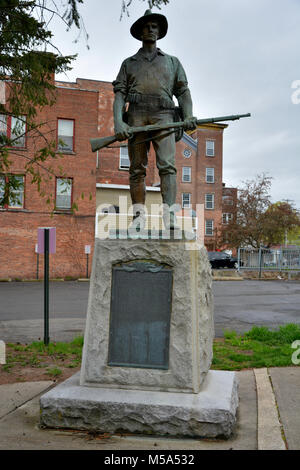 Cohoes, New York, USA - April 25, 2017. Monument in Cohoes, NY, to the men of Cohoes, who served their country in the war with Spain, the Philippine C Stock Photo