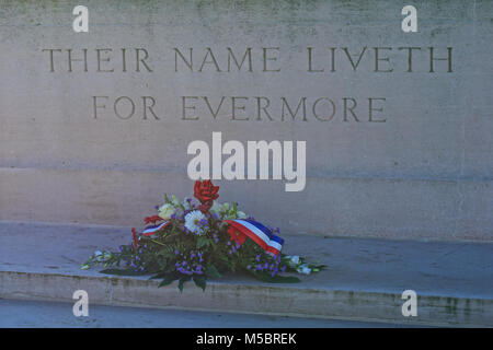 The Inscription on the Memorial at Cabaret Rouge Cemetery, France Stock Photo
