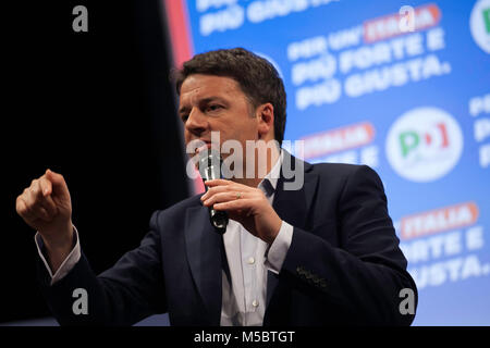 Palermo, Italy. 21st Feb, 2018. Italy's Democratic Party leader Matteo Renzi during a political rally. Credit: Antonio Melita/Pacific Press/Alamy Live News Stock Photo