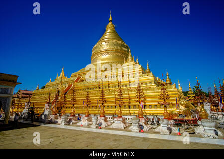 One of the largest pagodas in Bagan, the golden Shwezigon Pagoda in Nyaung U Stock Photo