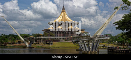 The Darul Hana bridge and Dewan Undangan Negeri Sarawak, Legislative building, Kuching, Malaysia Stock Photo