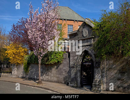 Gateway to Marsh's Library ( red brick building), built 1707 and the first public library in Ireland, St. Patrick's Close, Dublin City. Stock Photo