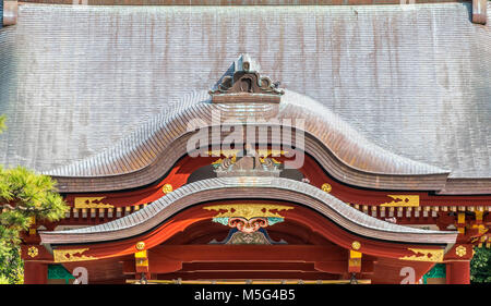 Tsurugaoka Hachimangu Shinto shrine Maiden hall roof ridge detail. Most important Shinto shrine in the city of Kamakura, Kanagawa Prefecture, Japan Stock Photo