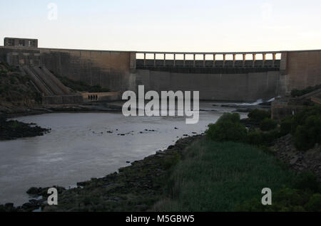 Gariep Dam on the Orange River near the town of Norvalspont bordering the Free State and Eastern Cape provinces, South Africa Stock Photo