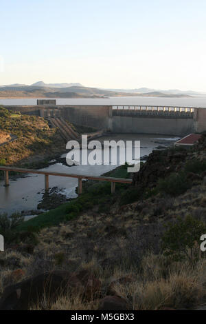 Gariep Dam on the Orange River near the town of Norvalspont bordering the Free State and Eastern Cape provinces, South Africa Stock Photo