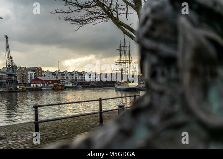 Statue of John Cabot in bronze looking over the Bristol Harbourside. Bristol UK Stock Photo